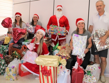 Cerca de 130 crianças vão receber presentes da campanha “Natal Solidário”